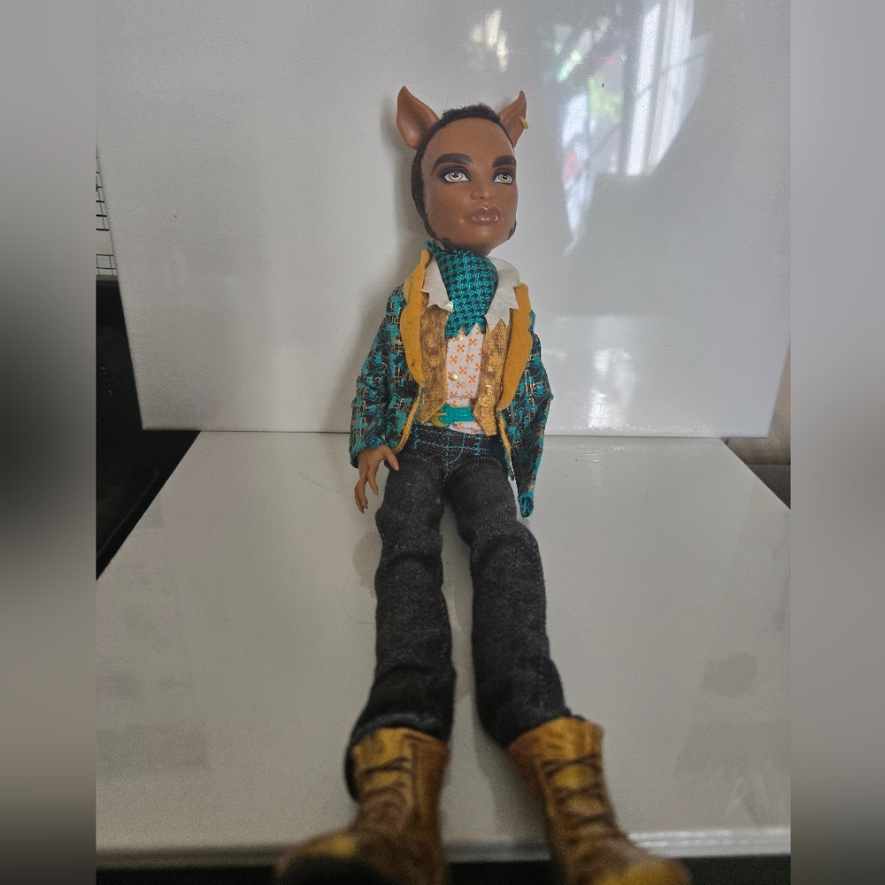 Clawed Wolf Prom Monster High Doll